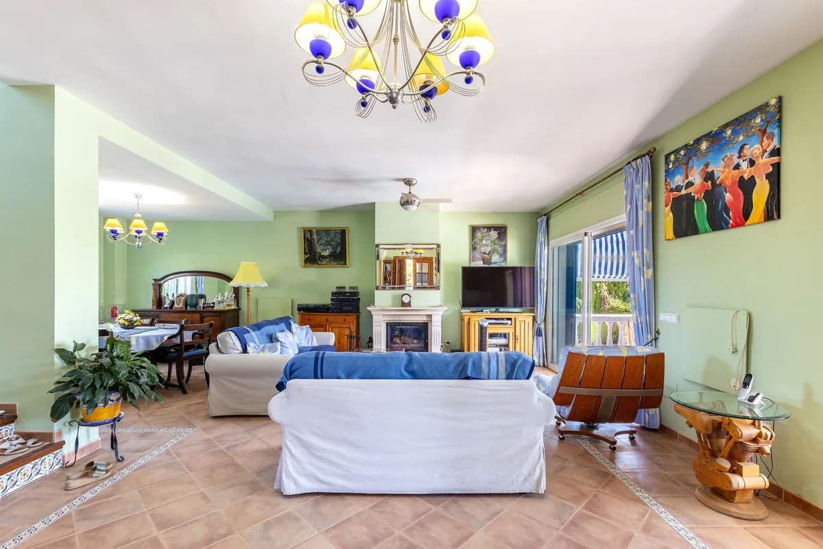 4 Bedroom Detached Villa for Sale in Coín, Málaga - Image 9