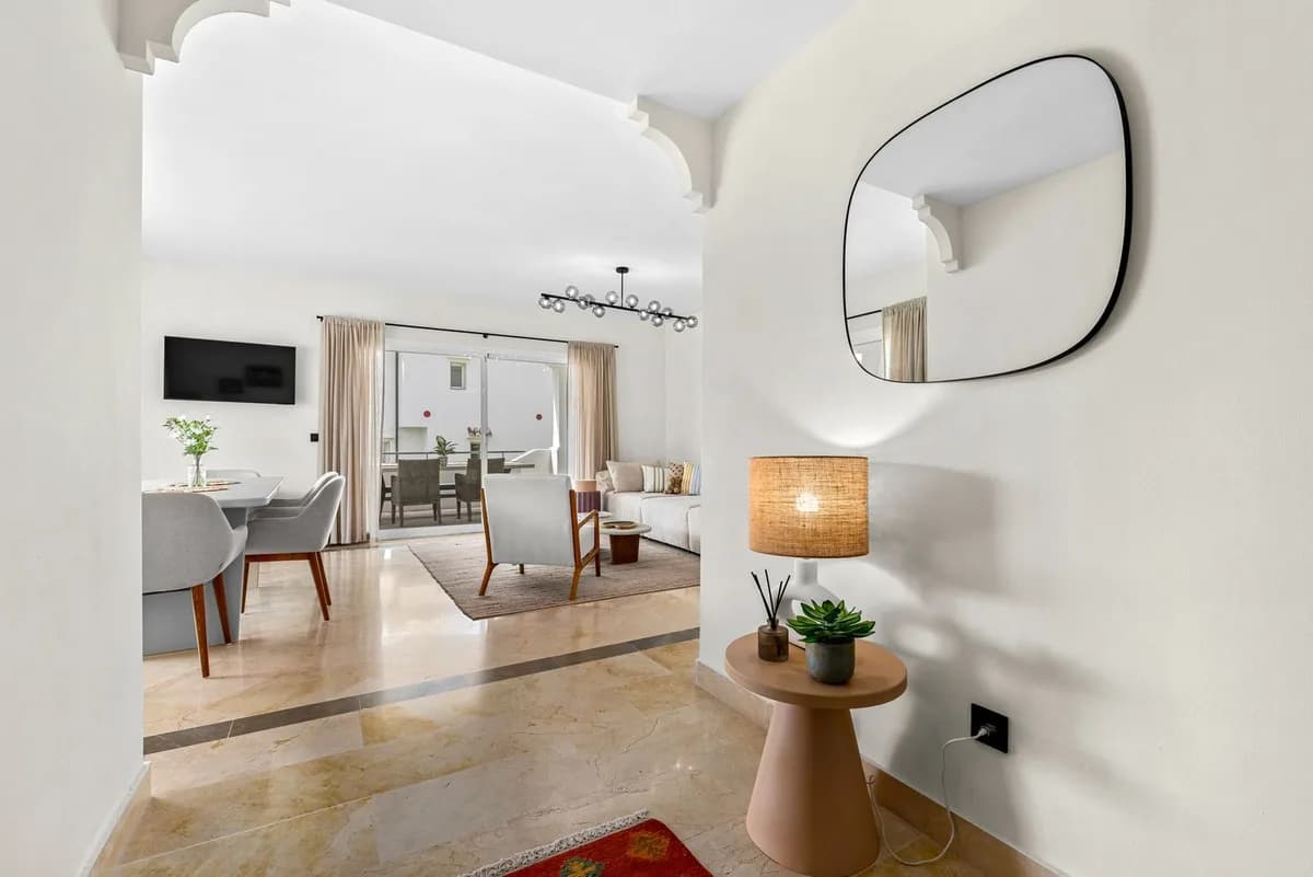 3 Bedroom Middle Floor Apartment for Sale in El Presidente, Málaga - Image 7