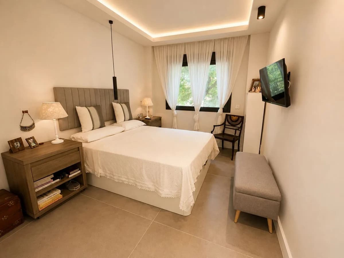 2 Bedroom Middle Floor Apartment for Sale in Estepona, Málaga - Image 2