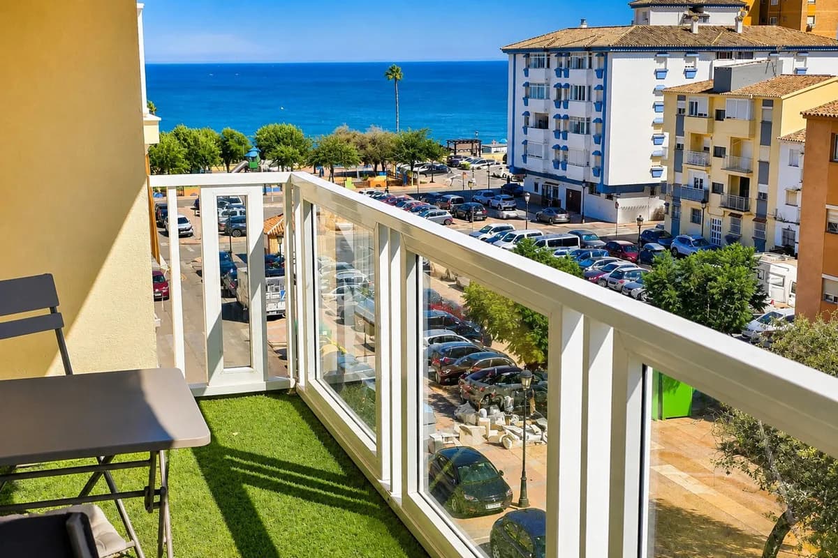 2 Bedroom Middle Floor Apartment for Sale in San Luis de Sabinillas, Málaga