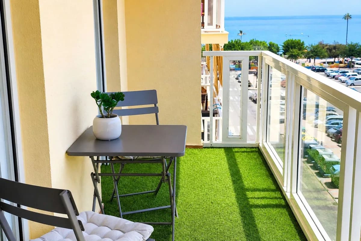 2 Bedroom Middle Floor Apartment for Sale in San Luis de Sabinillas, Málaga - Image 3