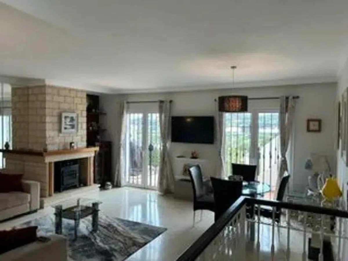 3 Bedroom Townhouse for Sale in Nueva Andalucía, Málaga - Image 3