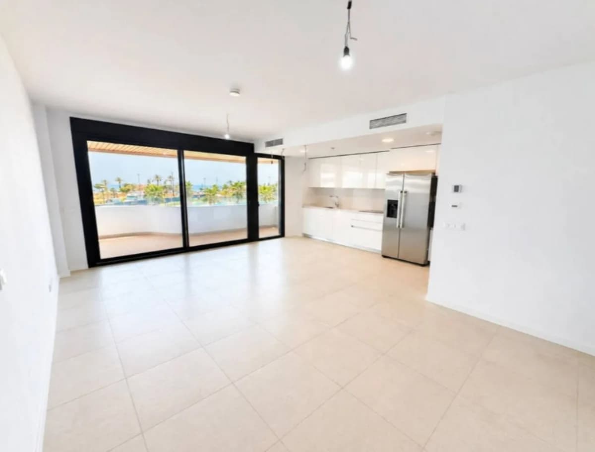 2 Bedroom Middle Floor Apartment for Sale in Torremolinos, Málaga - Image 6