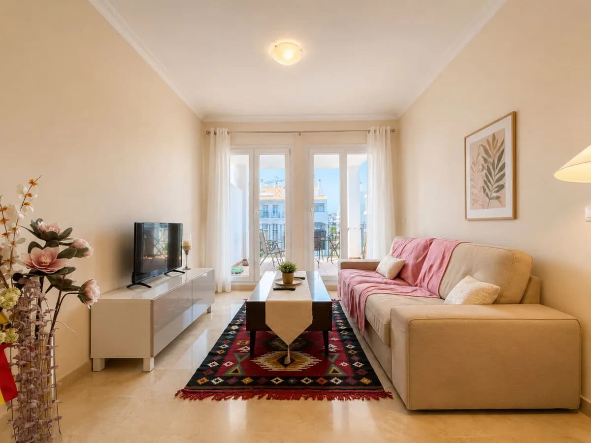 2 Bedroom Middle Floor Apartment for Sale in Manilva, Málaga - Image 2