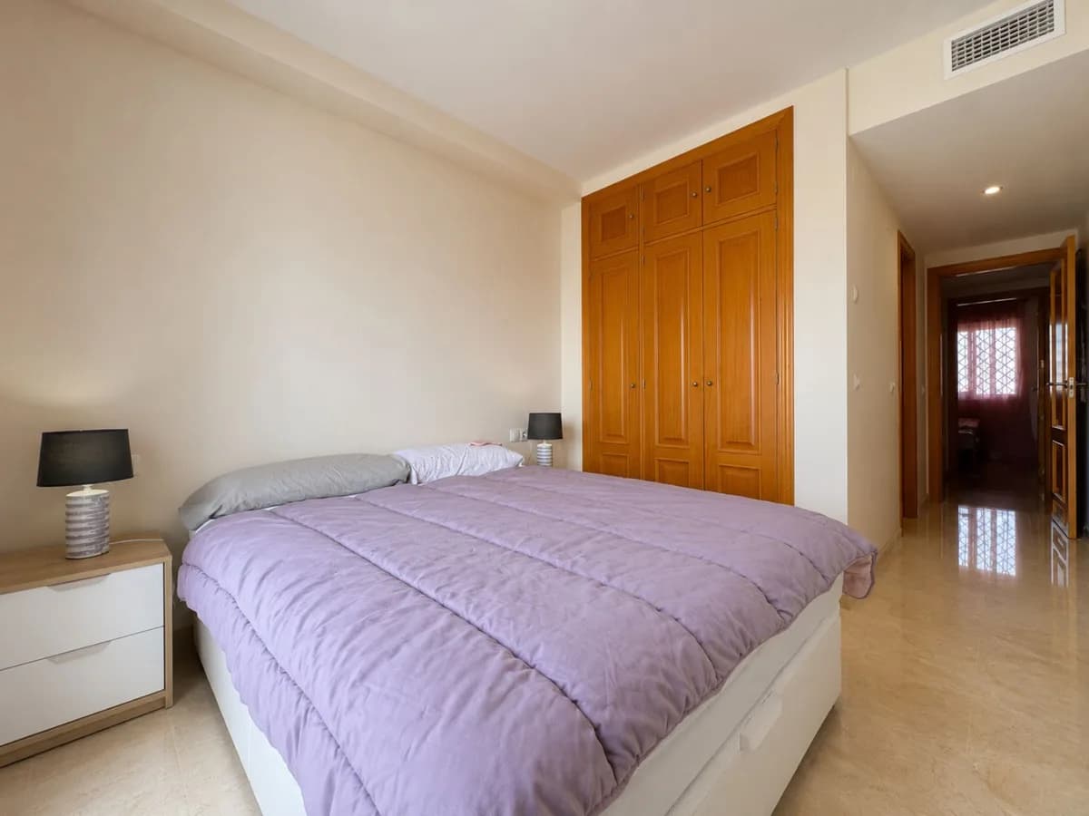 2 Bedroom Middle Floor Apartment for Sale in Manilva, Málaga - Image 5
