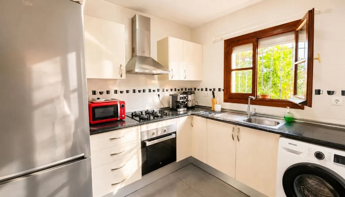 3 Bedroom Semi-Detached House for Sale in Mijas Golf, Málaga - Image 8