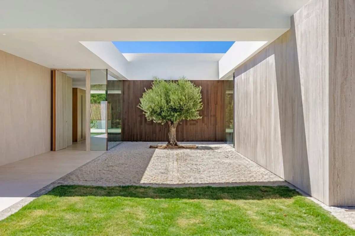 4 Bedroom Detached Villa for Sale in Sotogrande Alto, Cádiz - Image 5