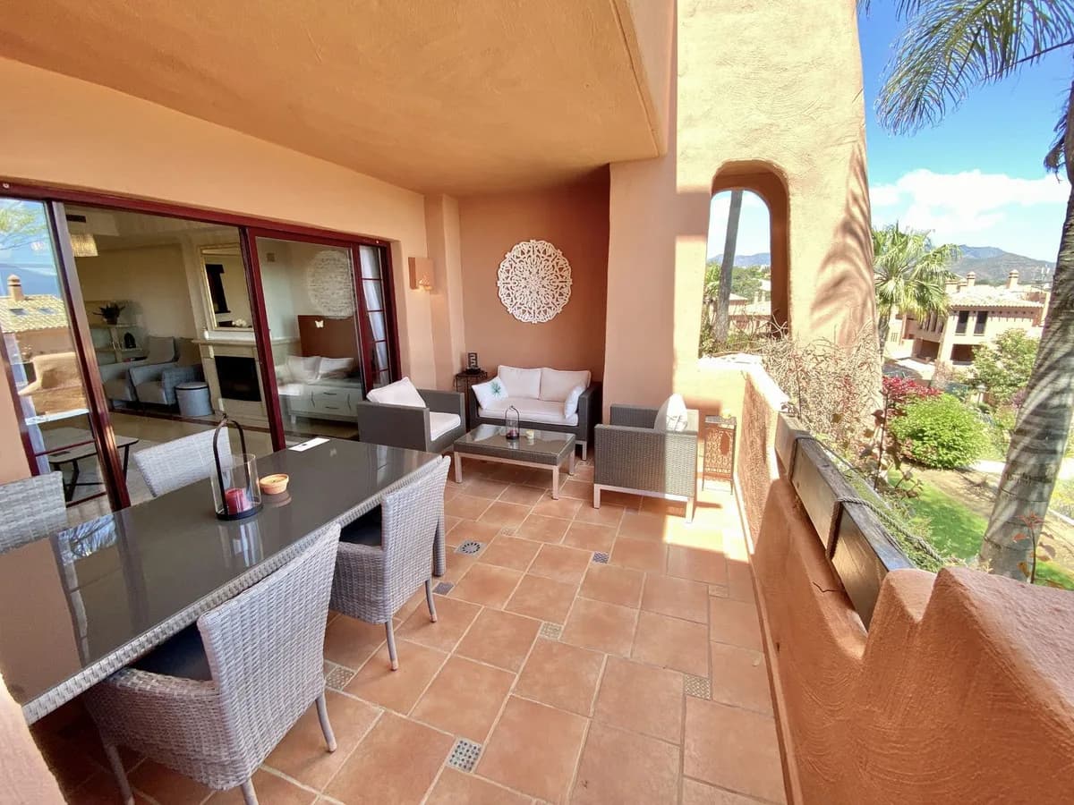 2 Bedroom Ground Floor Apartment for Sale in Elviria, Málaga - Image 4