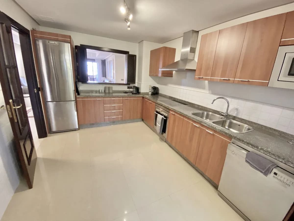 2 Bedroom Ground Floor Apartment for Sale in Elviria, Málaga - Image 9