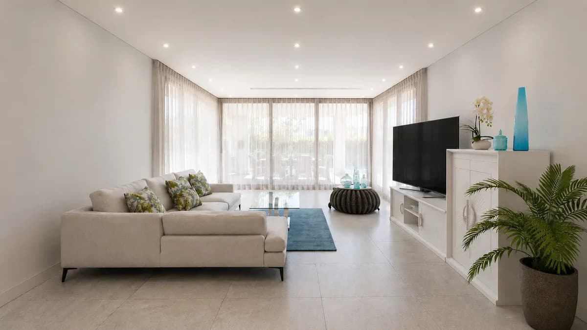 4 Bedroom Detached Villa for Sale in Estepona, Málaga - Image 5