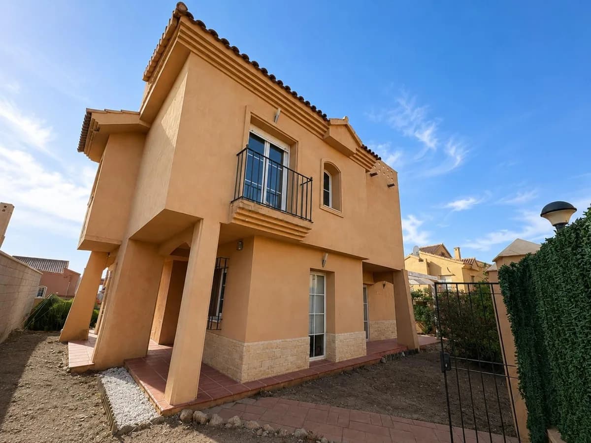 3 Bedroom Detached Villa for Sale in Riviera del Sol, Málaga