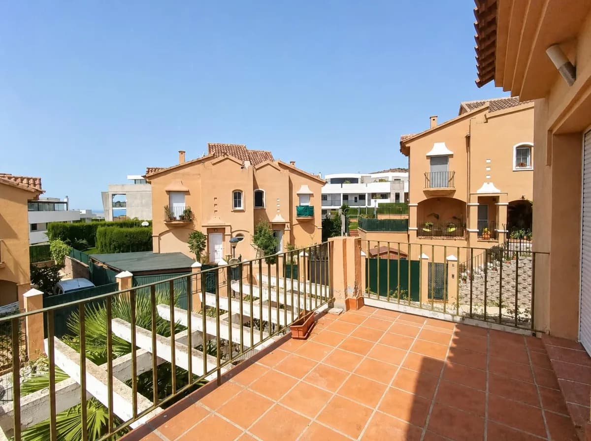3 Bedroom Detached Villa for Sale in Riviera del Sol, Málaga - Image 9