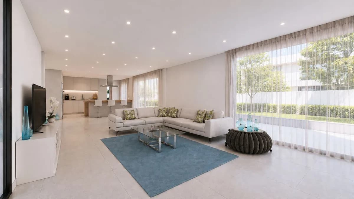 4 Bedroom Detached Villa for Sale in Estepona, Málaga - Image 6