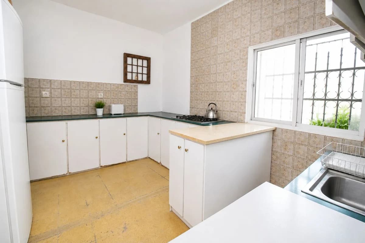 3 Bedroom Detached Villa for Sale in Marbella, Málaga - Image 8