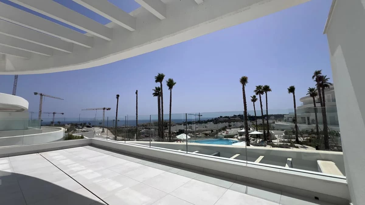 3 Bedroom Middle Floor Apartment for Sale in La Cala de Mijas, Málaga - Image 9