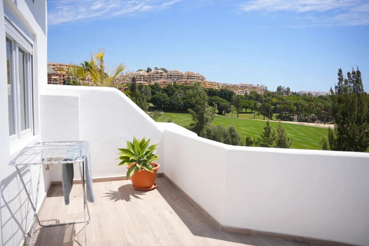 4 Bedroom Townhouse for Sale in Benalmadena Costa, Málaga - Image 5