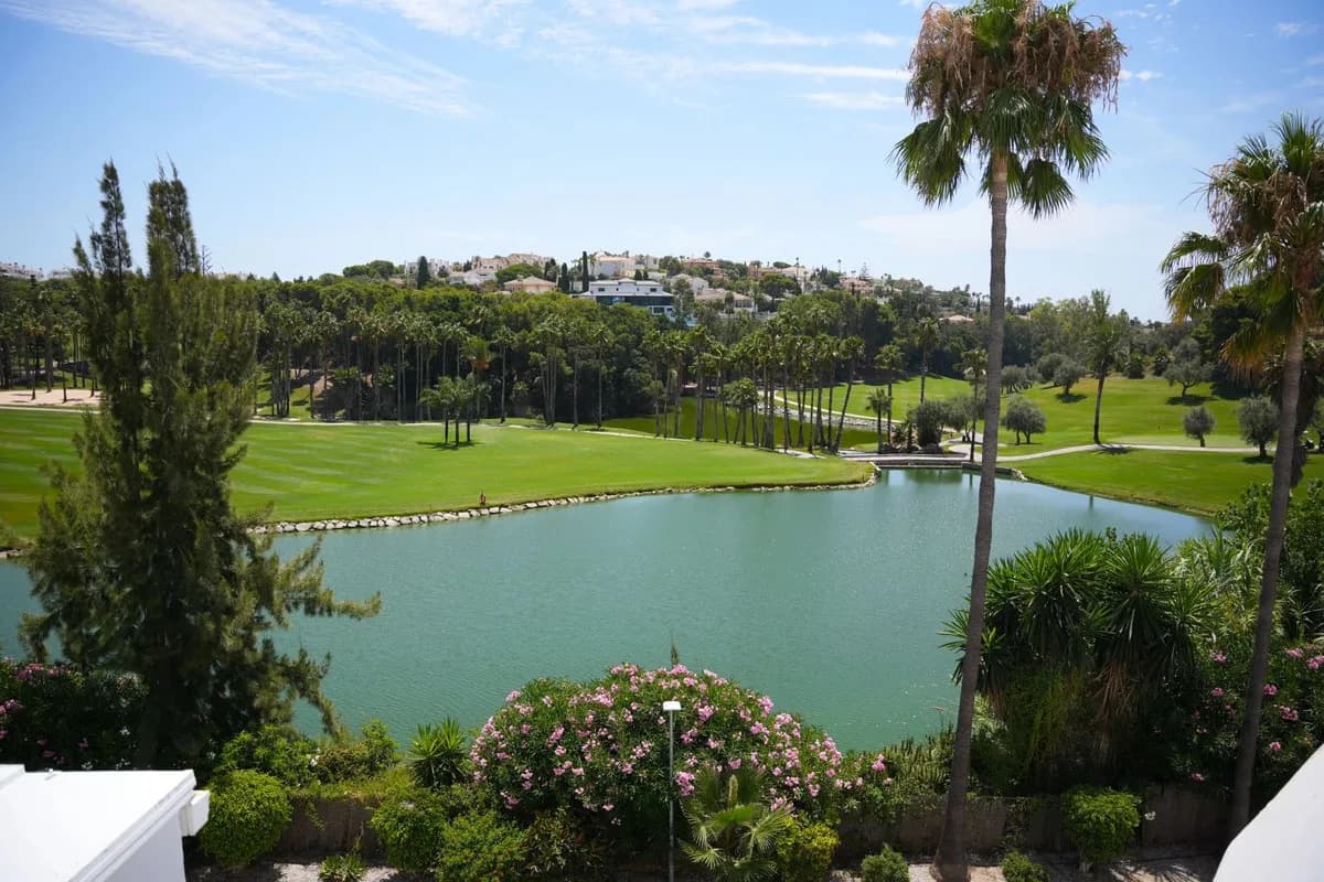 4 Bedroom Townhouse for Sale in Benalmadena Costa, Málaga - Image 6