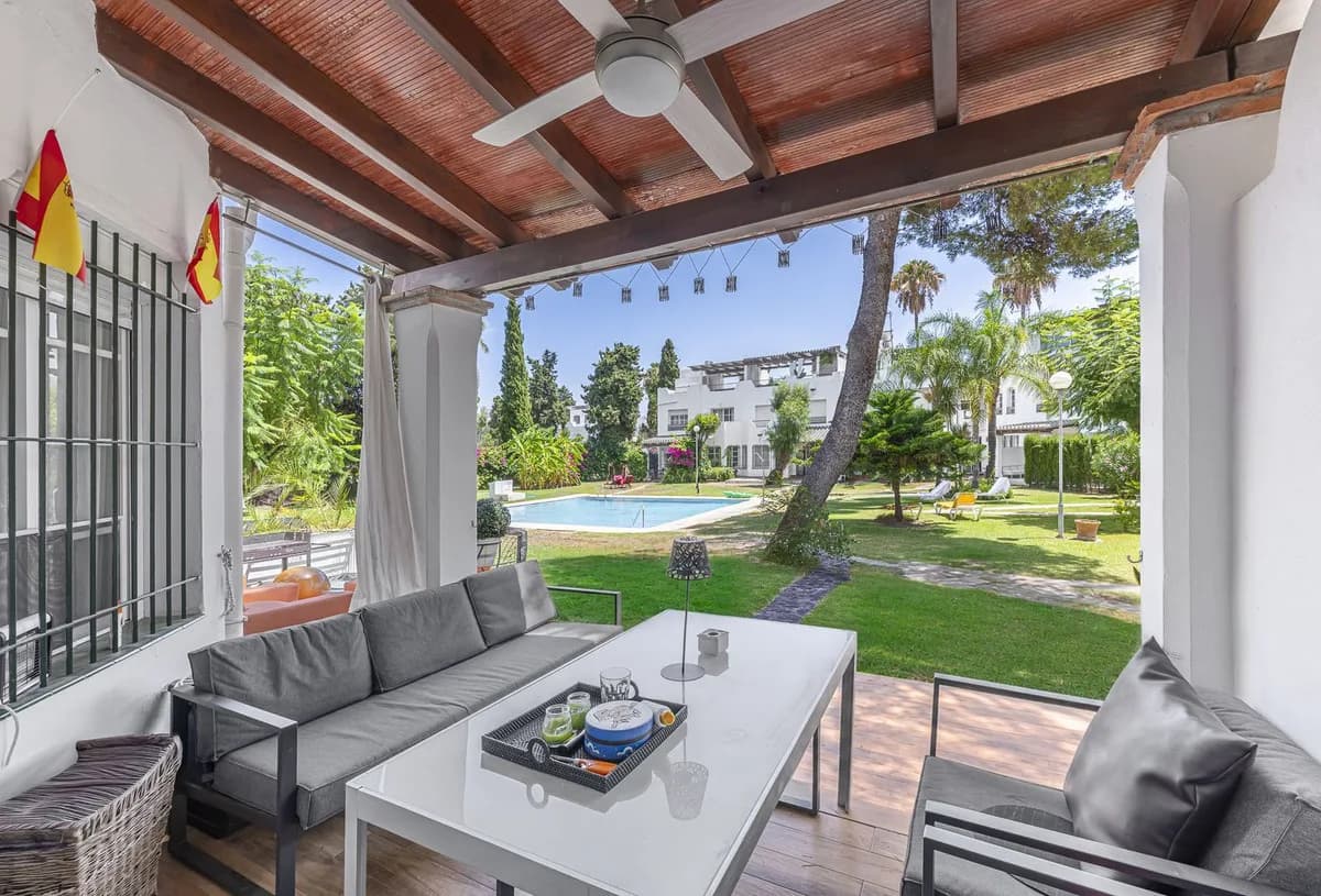 3 Bedroom Semi-Detached House for Sale in Nueva Andalucía, Málaga
