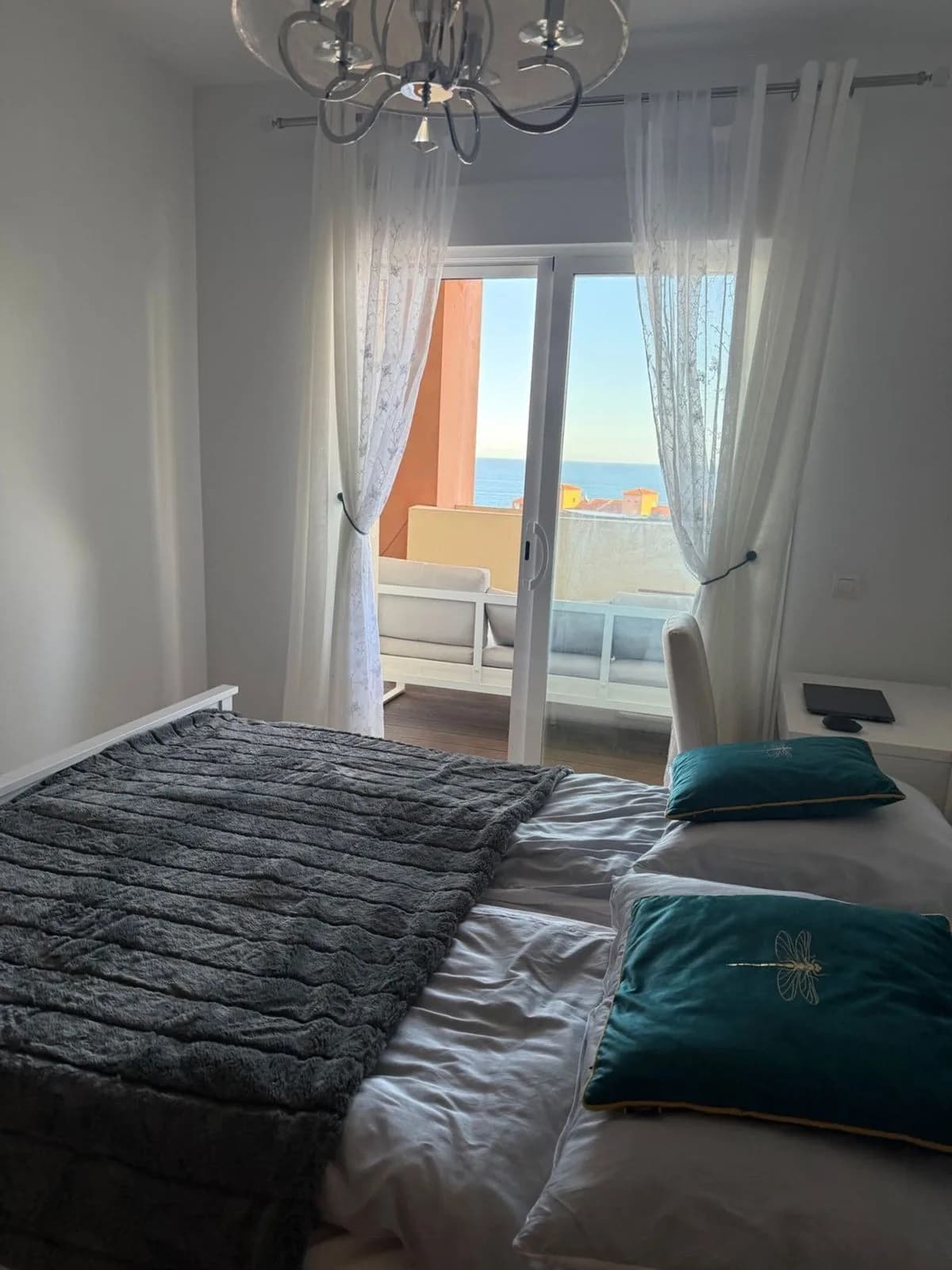 2 Bedroom Middle Floor Apartment for Sale in La Duquesa, Málaga - Image 5