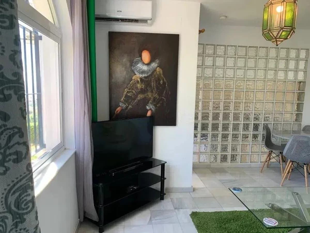 2 Bedroom Ground Floor Apartment for Sale in Calahonda, Málaga - Image 9