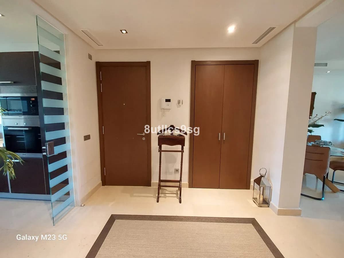 2 Bedroom Ground Floor Apartment for Sale in Benahavís, Málaga - Image 7