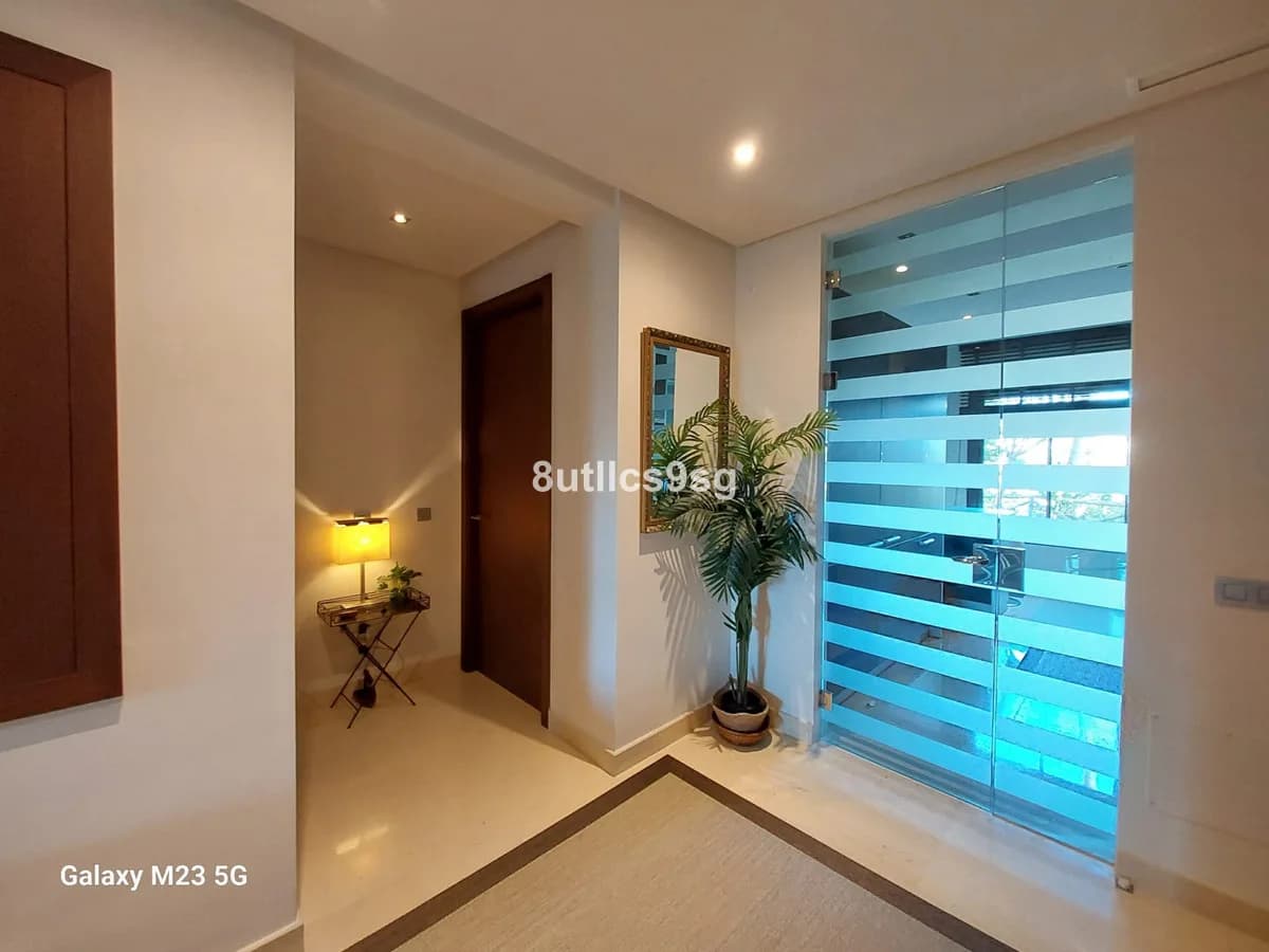 2 Bedroom Ground Floor Apartment for Sale in Benahavís, Málaga - Image 8