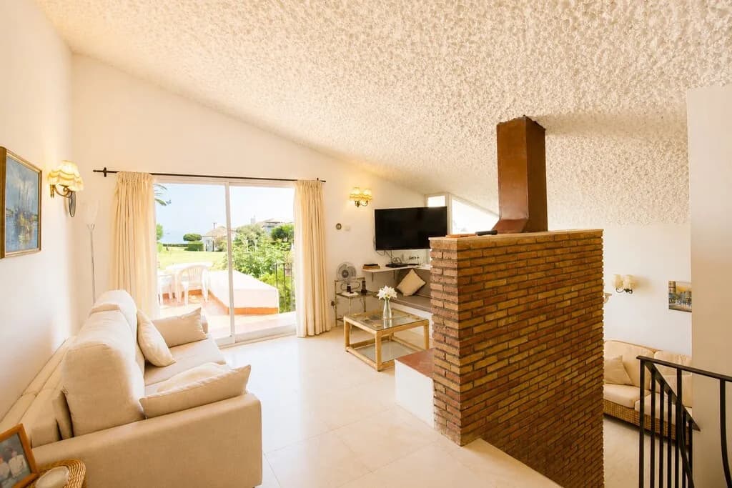 2 Bedroom Semi-Detached House for Sale in Estepona, Málaga - Image 5