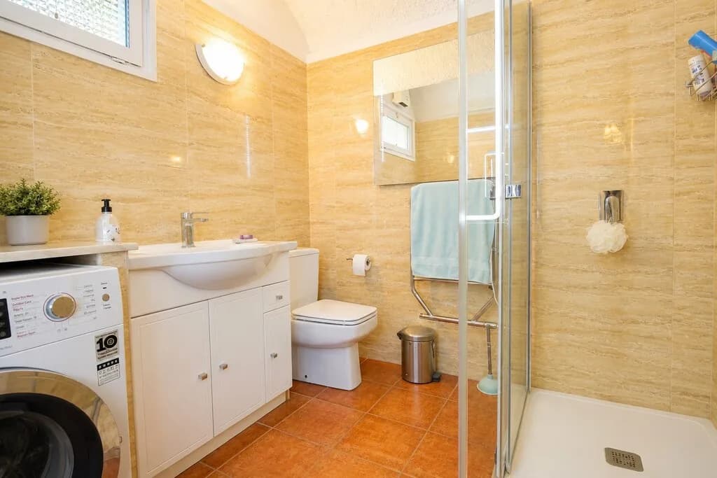2 Bedroom Semi-Detached House for Sale in Estepona, Málaga - Image 8