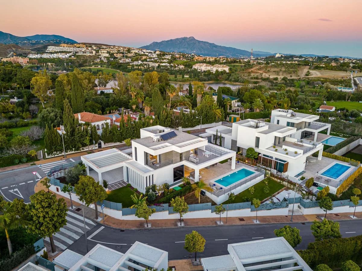 5 Bedroom Detached Villa for Sale in Cancelada, Málaga
