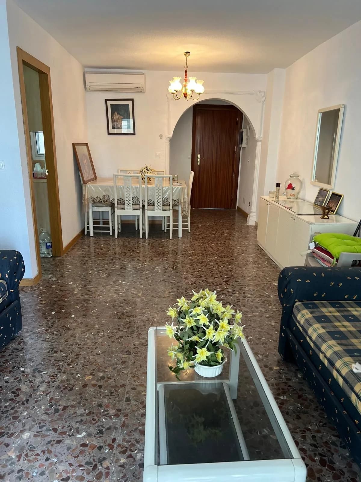 3 Bedroom Middle Floor Apartment for Sale in Los Boliches, Málaga - Image 2