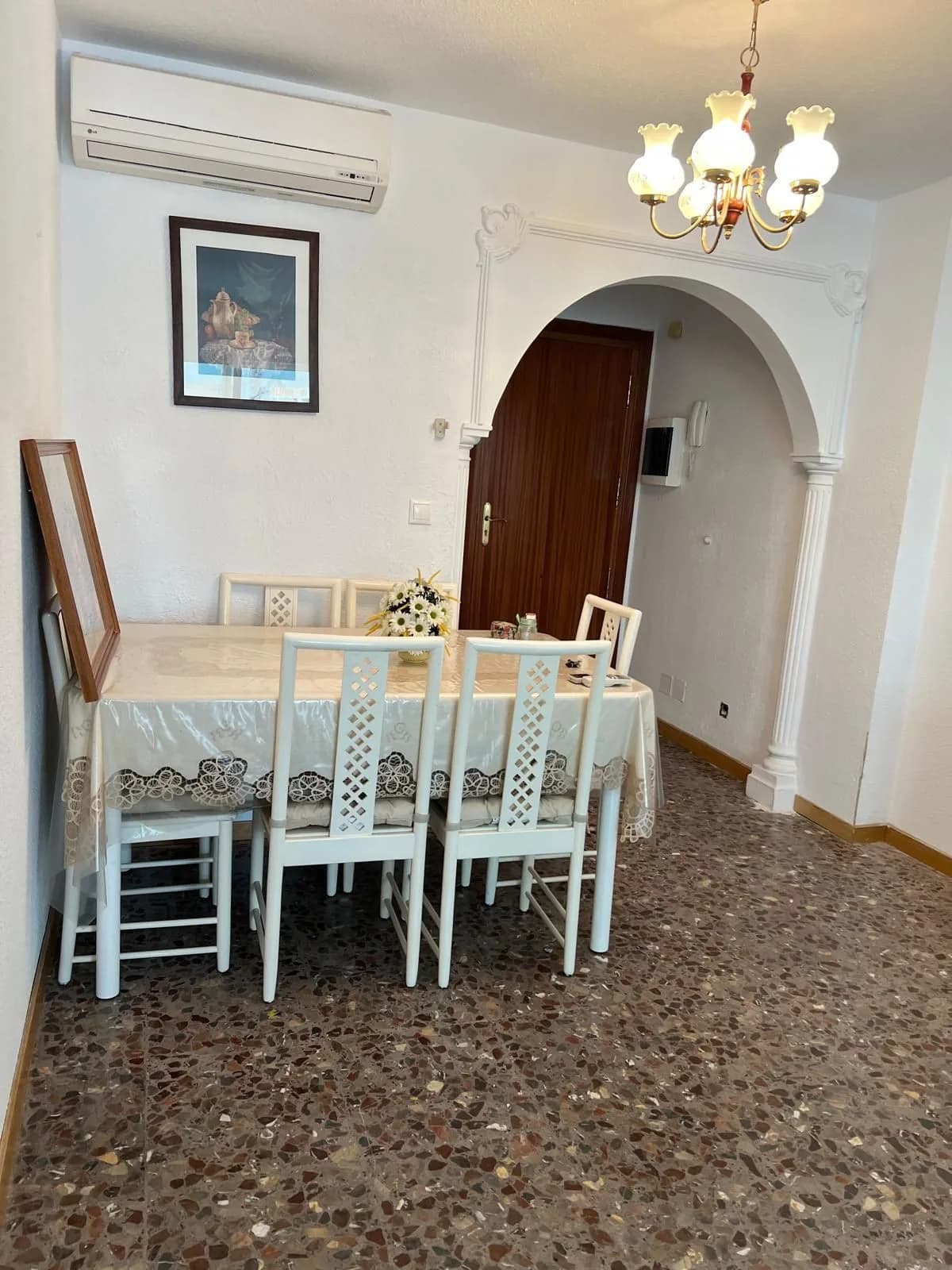 3 Bedroom Middle Floor Apartment for Sale in Los Boliches, Málaga - Image 3