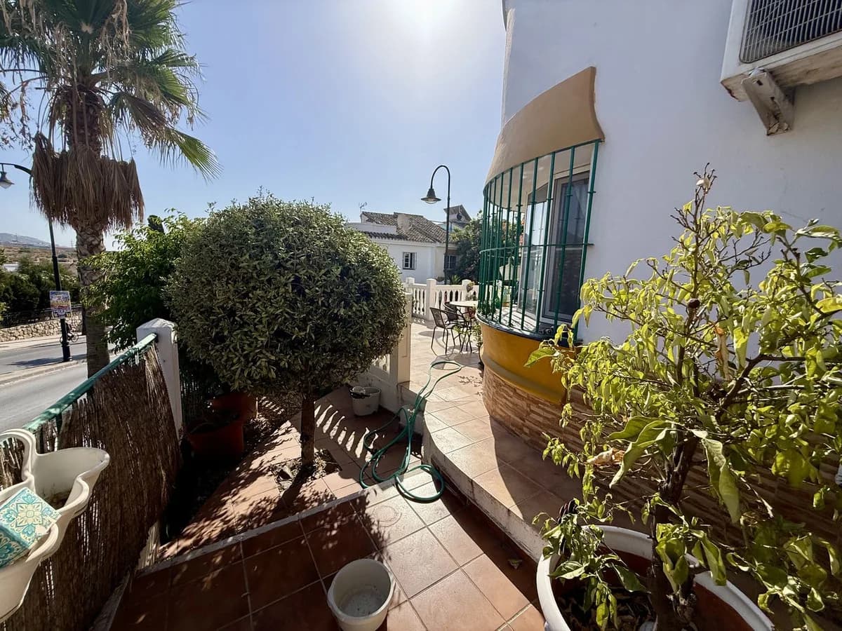 3 Bedroom Semi-Detached House for Sale in Mijas Costa, Málaga - Image 8