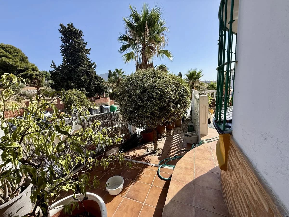 3 Bedroom Semi-Detached House for Sale in Mijas Costa, Málaga - Image 9
