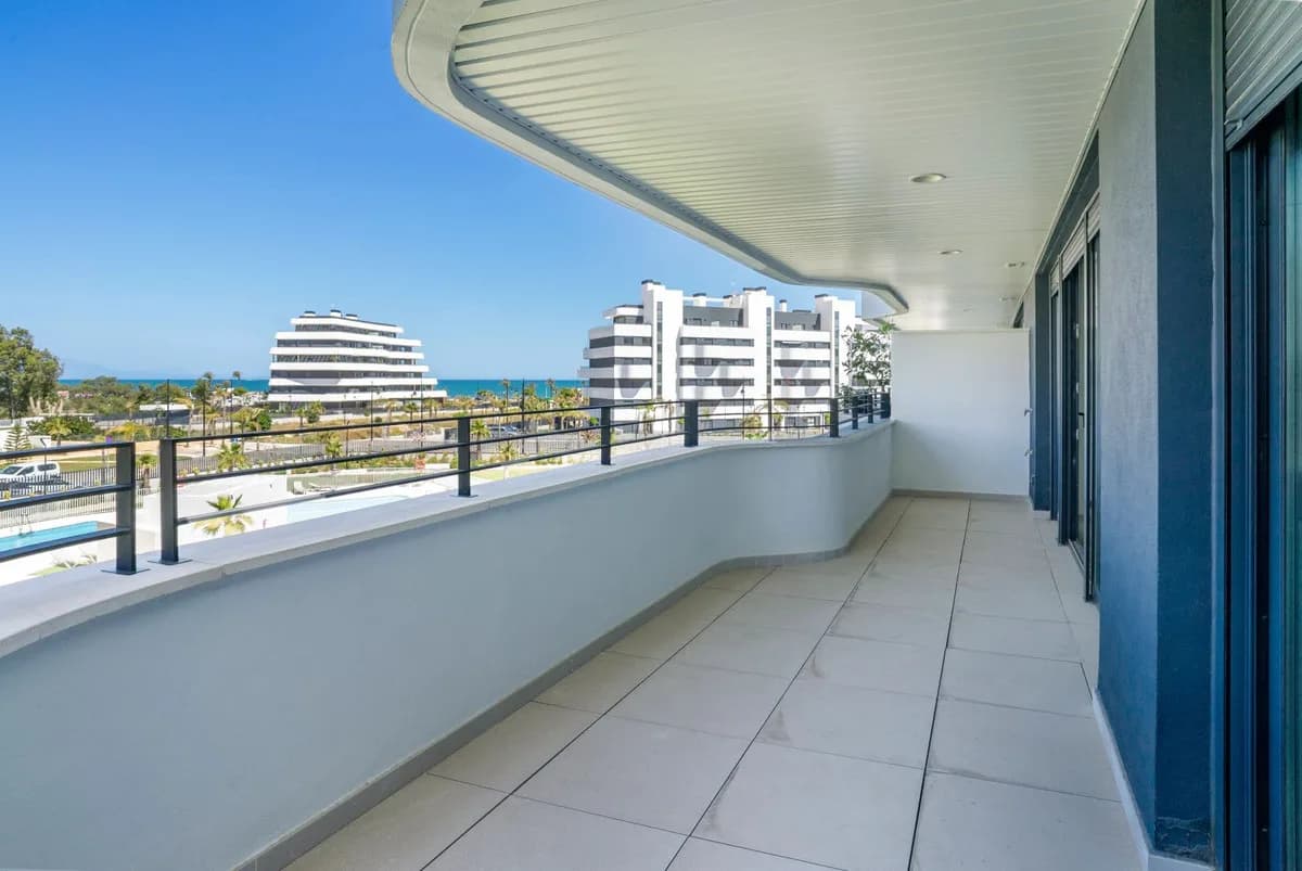 2 Bedroom Middle Floor Apartment for Sale in Torremolinos, Málaga