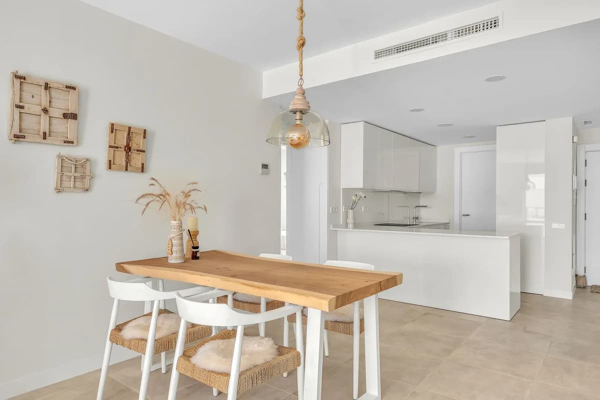 2 Bedroom Top Floor Apartment for Sale in Estepona, Málaga - Image 9
