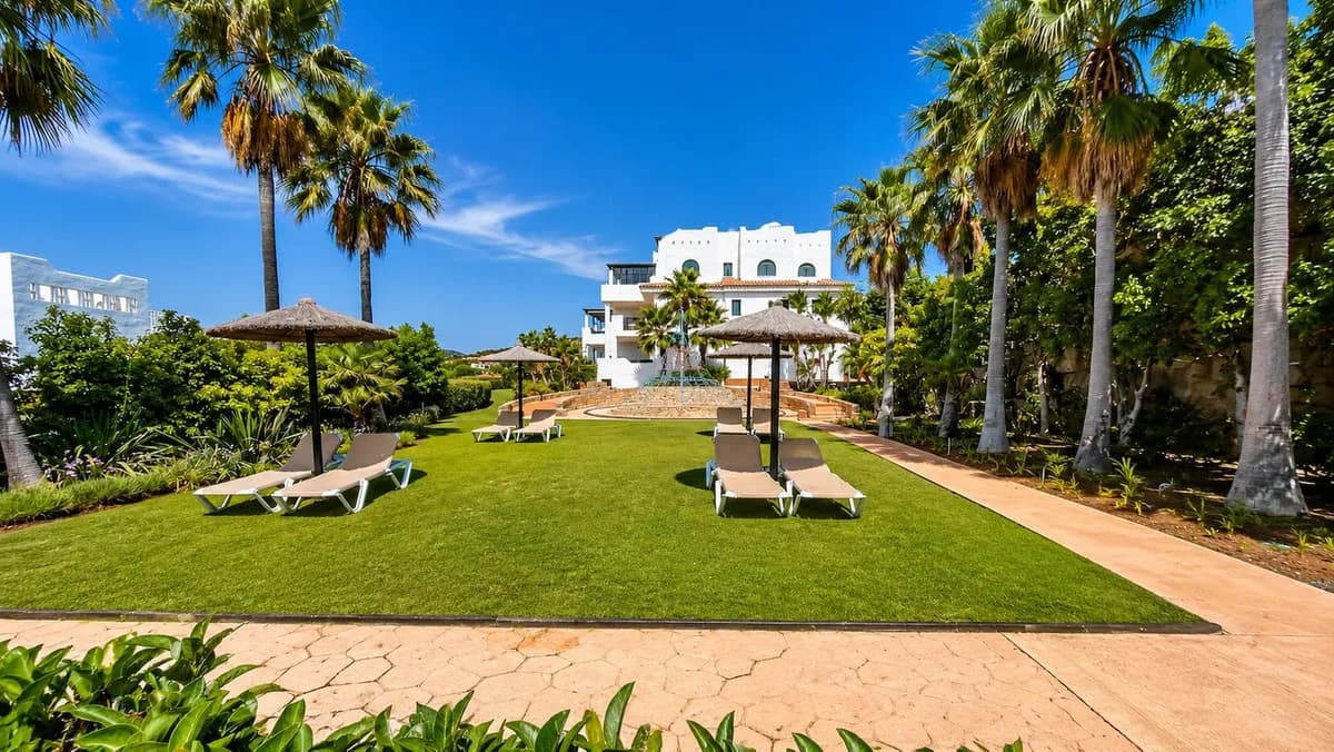 2 Bedroom Ground Floor Apartment for Sale in Doña Julia, Málaga - Image 2