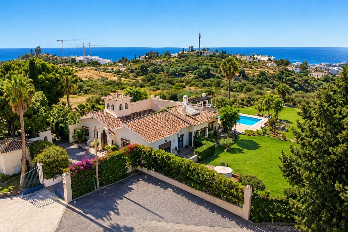 4 Bedroom Finca - Cortijo for Sale in Estepona, Málaga