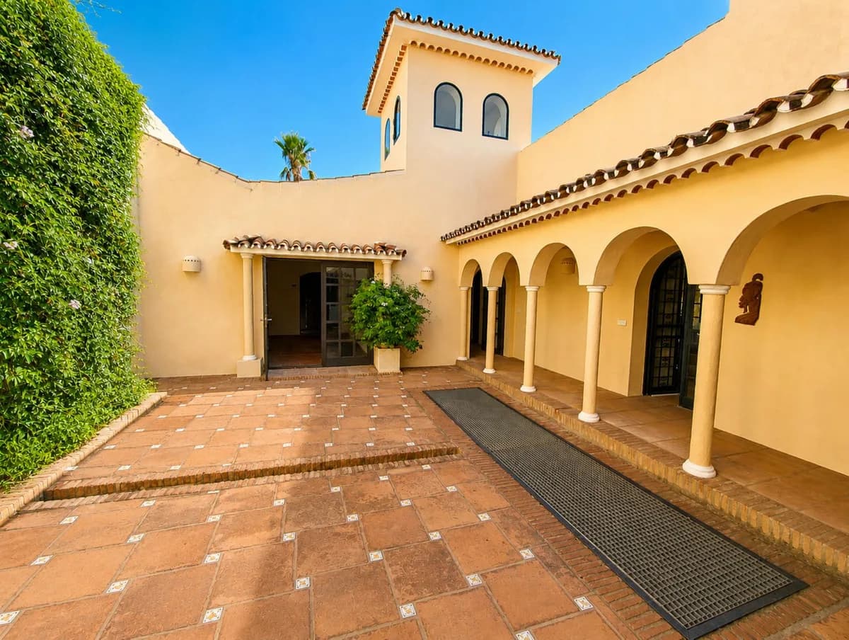 4 Bedroom Finca - Cortijo for Sale in Estepona, Málaga - Image 7