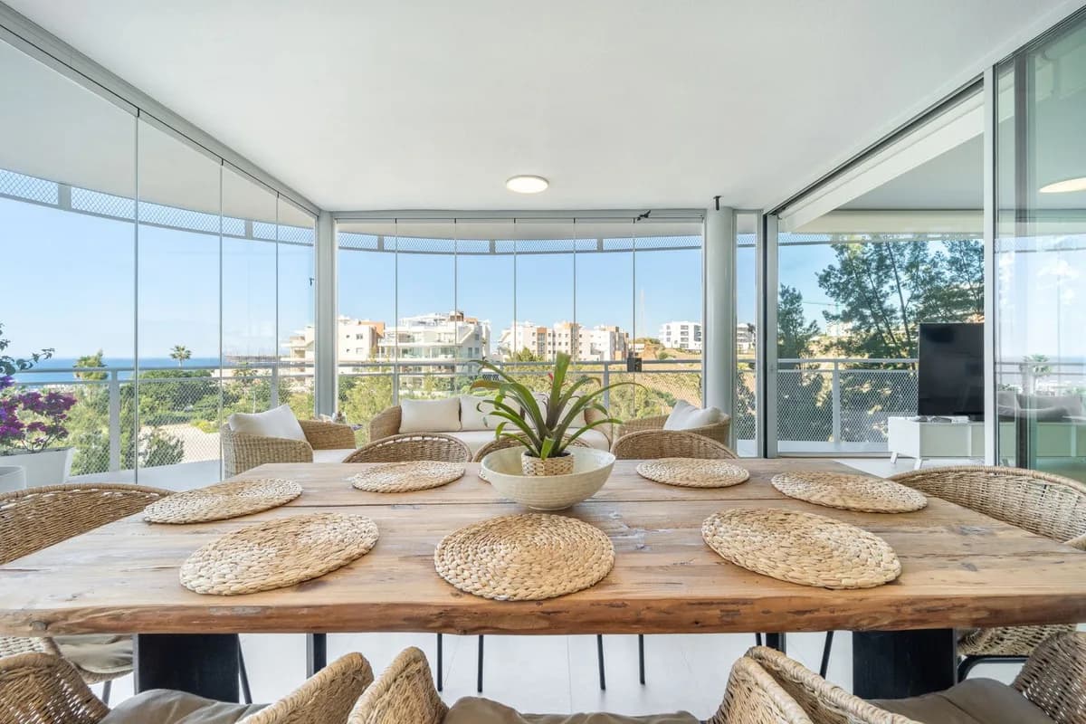 2 Bedroom Middle Floor Apartment for Sale in Fuengirola, Málaga - Image 4