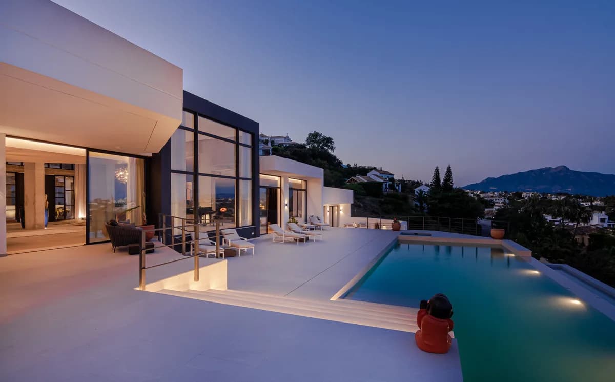 6 Bedroom Detached Villa for Sale in Benahavís, Málaga - Image 7