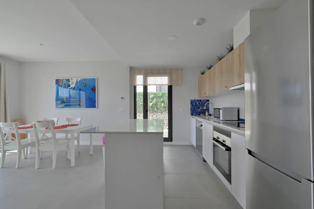 4 Bedroom Semi-Detached House for Sale in Riviera del Sol, Málaga - Image 8