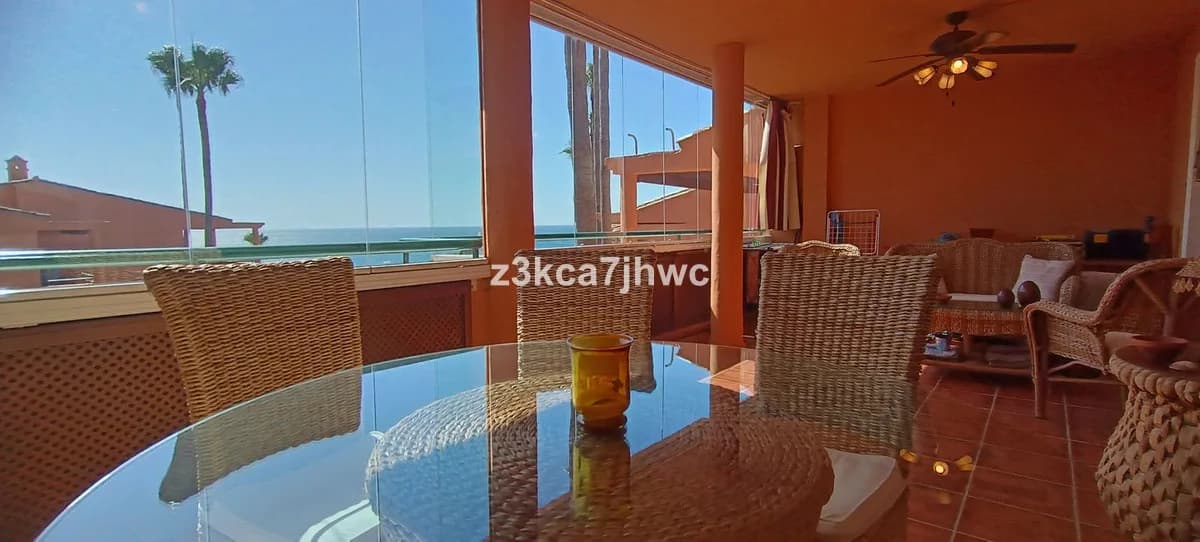 3 Bedroom Middle Floor Apartment for Sale in Estepona, Málaga - Image 9