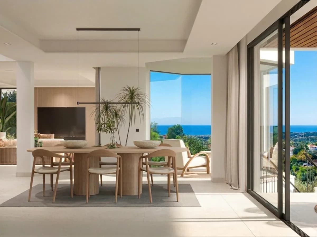 5 Bedroom Detached Villa for Sale in Marbella, Málaga - Image 2