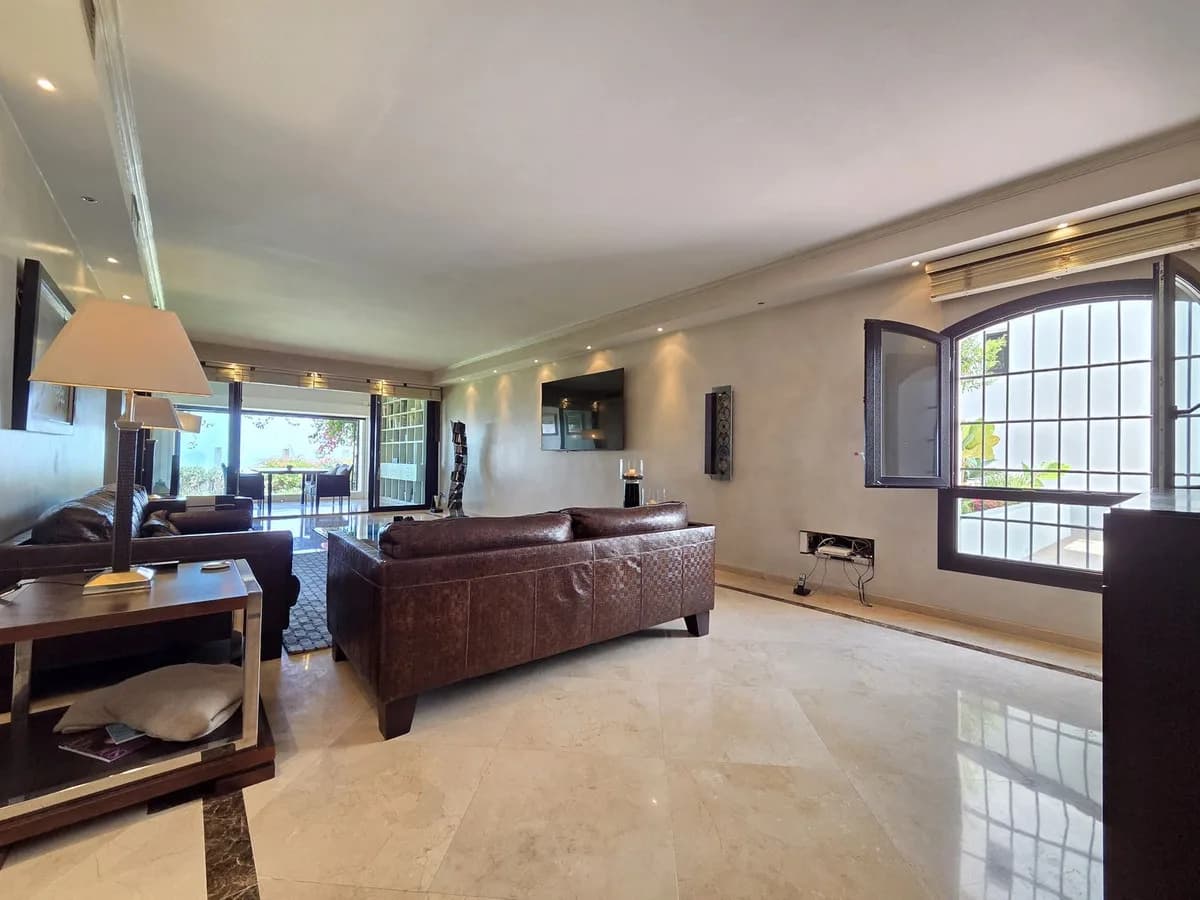 2 Bedroom Ground Floor Apartment for Sale in Puerto Banús, Málaga - Image 6