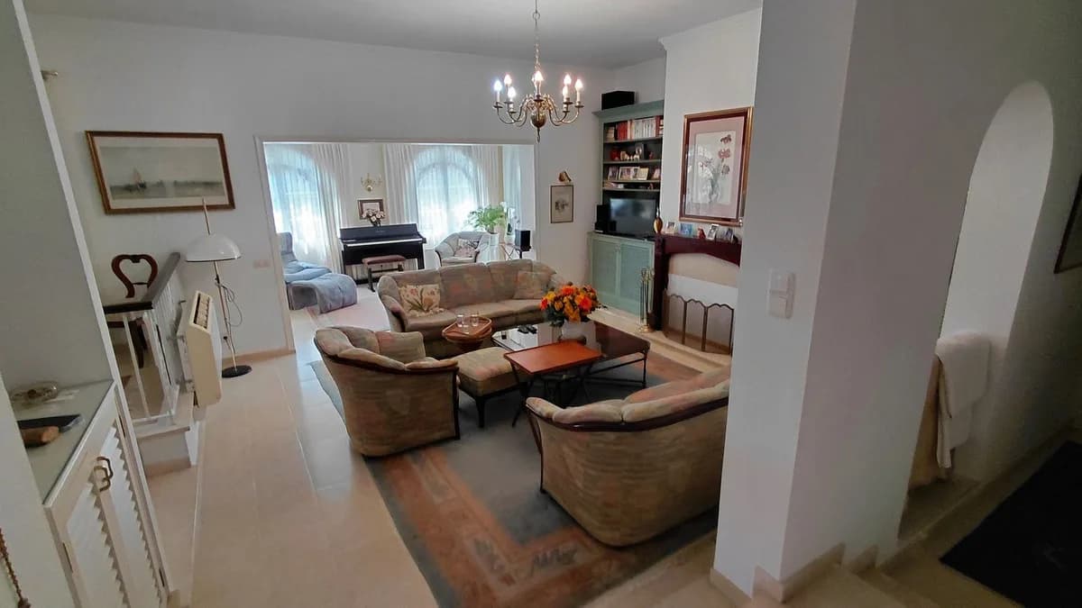 5 Bedroom Detached Villa for Sale in Sotogrande Costa, Cádiz - Image 7