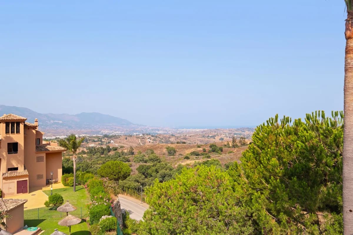 3 Bedroom Penthouse for Sale in La Mairena, Málaga