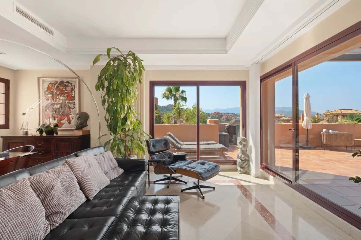 3 Bedroom Penthouse for Sale in La Mairena, Málaga - Image 6