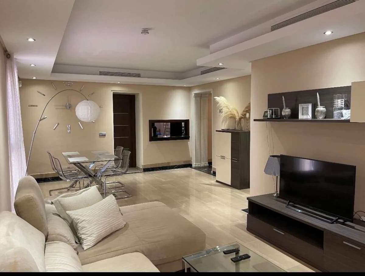 2 Bedroom Ground Floor Apartment for Sale in New Golden Mile, Málaga - Image 3