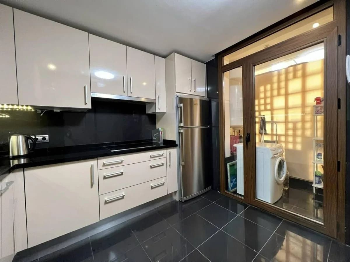 2 Bedroom Ground Floor Apartment for Sale in New Golden Mile, Málaga - Image 8