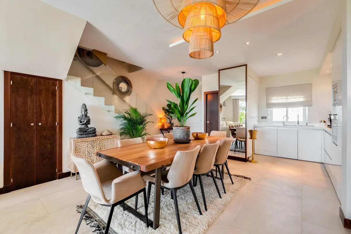 4 Bedroom Townhouse for Sale in Las Chapas, Málaga - Image 5